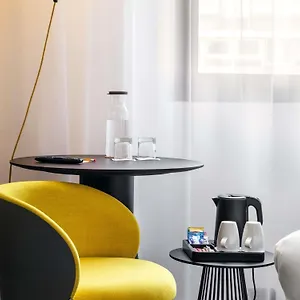 verificați disponibilitatea