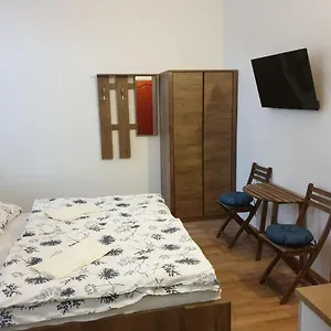 verificați disponibilitatea
