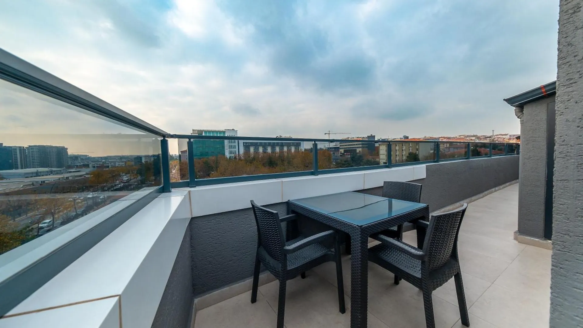 Luxury Life Suites Istanbul Hotel
