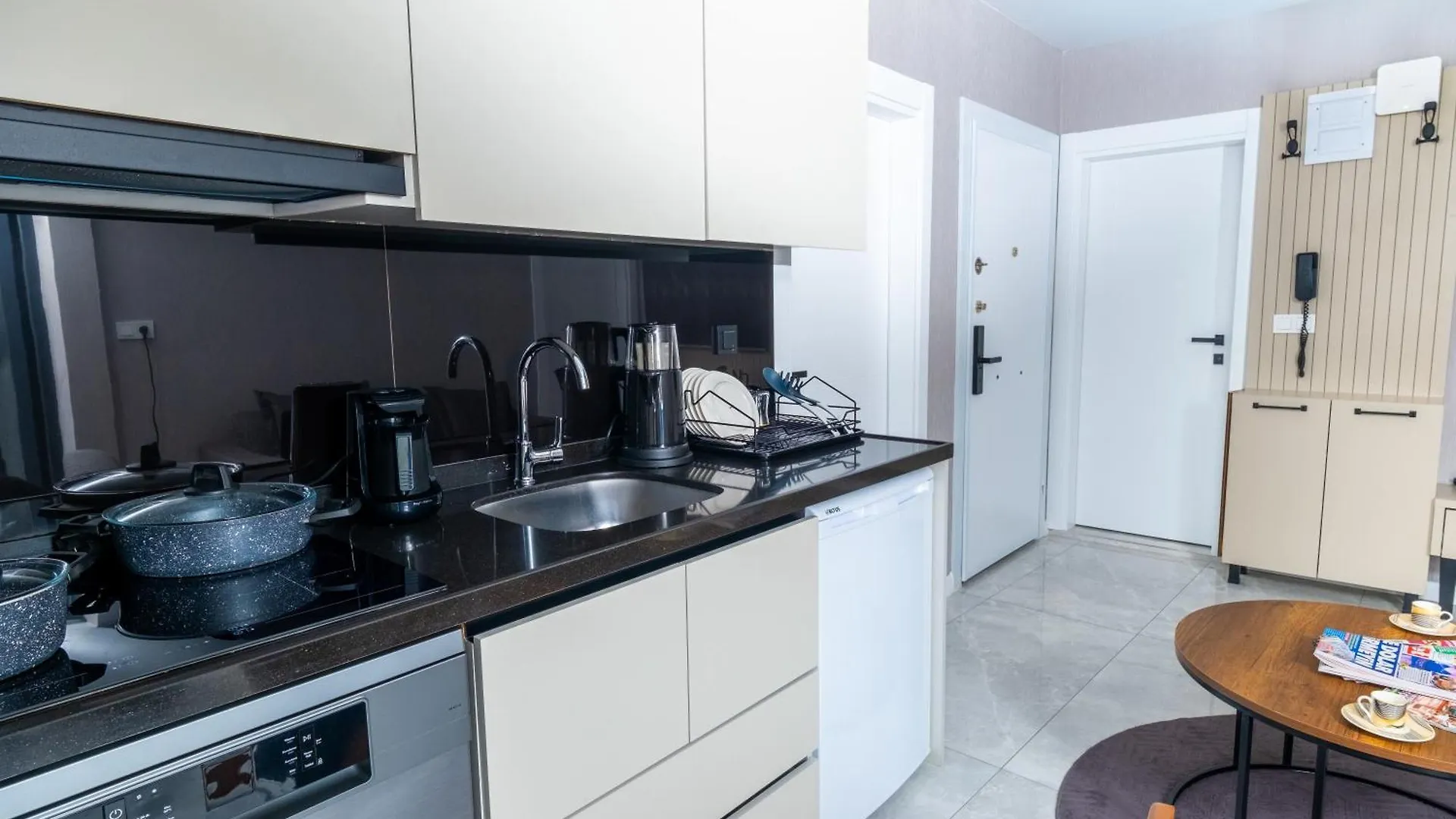 Luxury Life Suites Istanbul Hotel