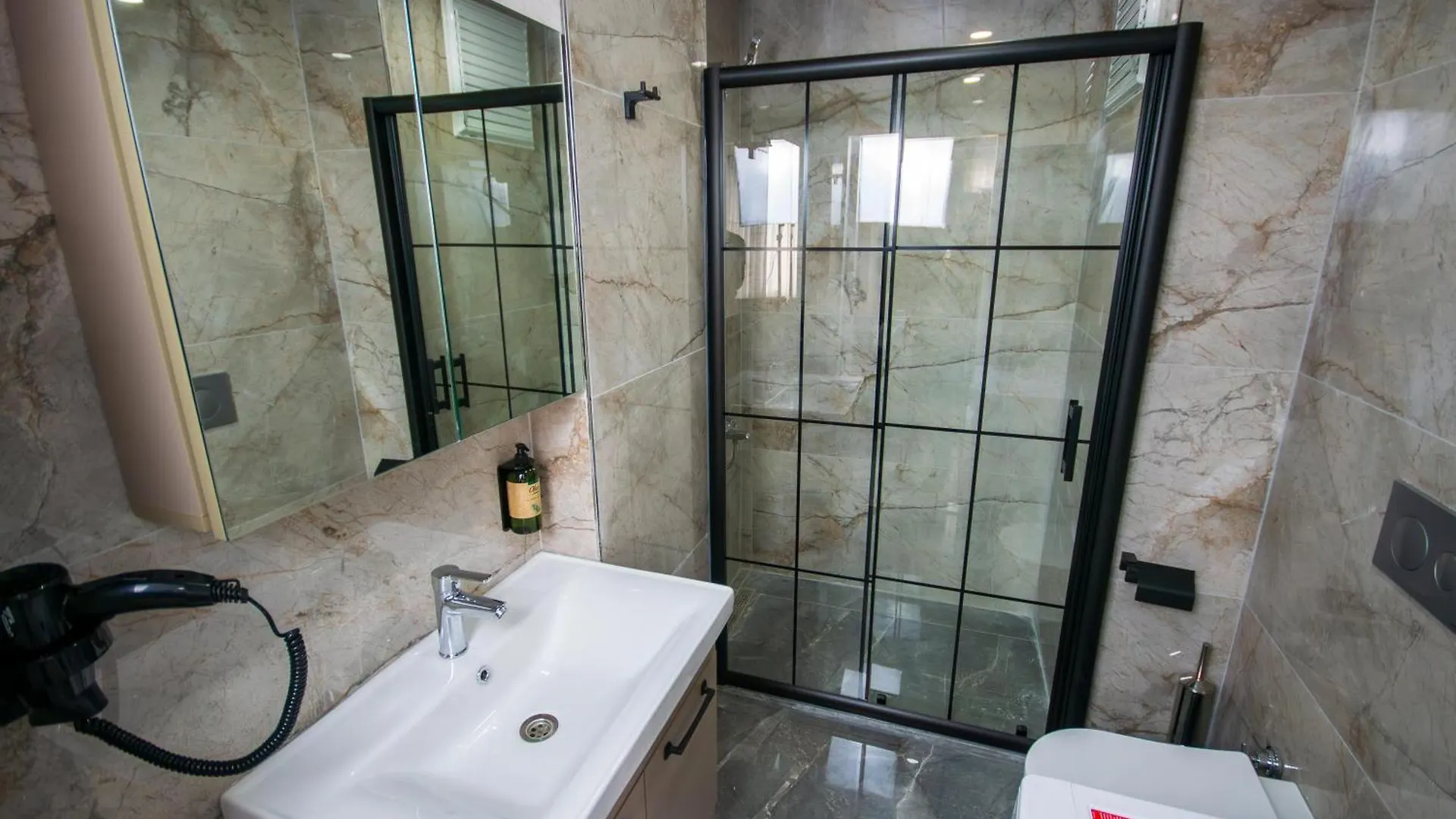 Luxury Life Suites Istanbul Hotel